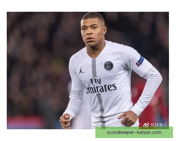 姆巴佩在当今赛季表现稳健，巅峰期的讨论持续成为焦点